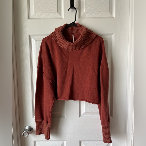🍁 Free People Cropped Turtleneck Sweater - Picture 3 of 6